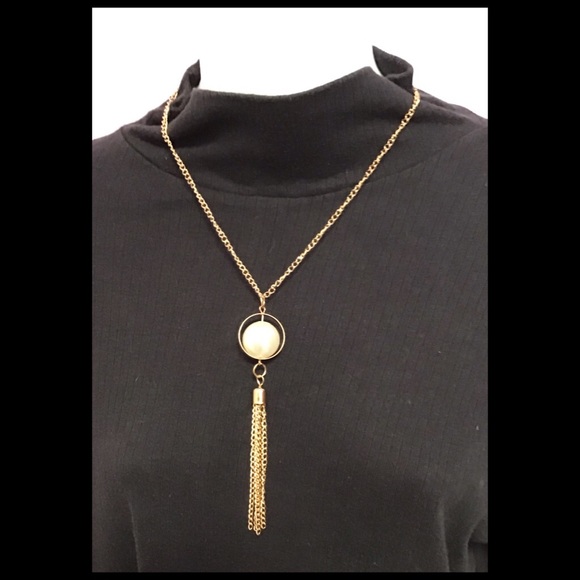 32” Adjustable Pearl Gold Necklace - Picture 2 of 6